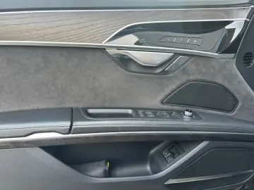 AUDI A8 60 TFSIe QUATTRO HUD 360  PANORAMADACH B&O