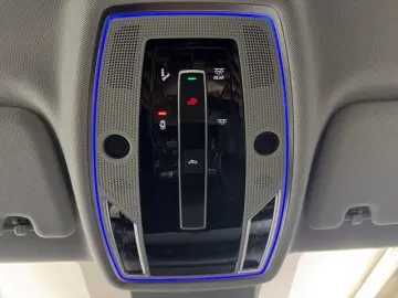 AUDI A8 60TFSIe quattro KAMERA LEDER GLASDACH HEAD UP