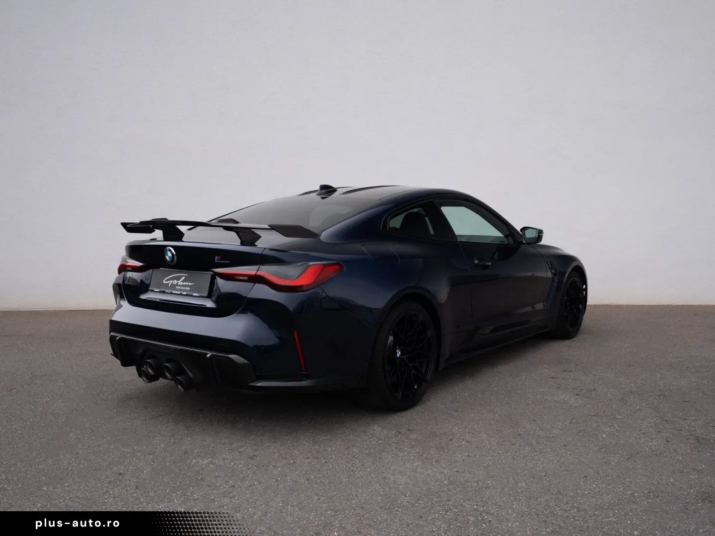 BMW M4 Competition xDrive mit M-Performance Teilen