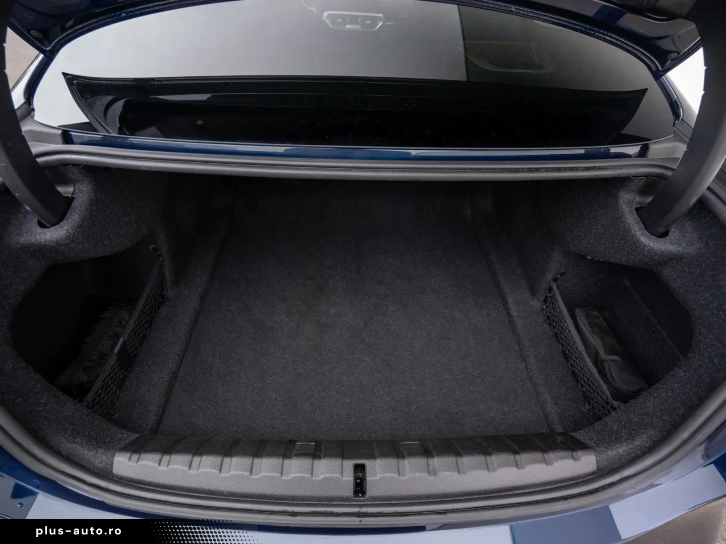 BMW M4 Competition xDrive mit M-Performance Teilen