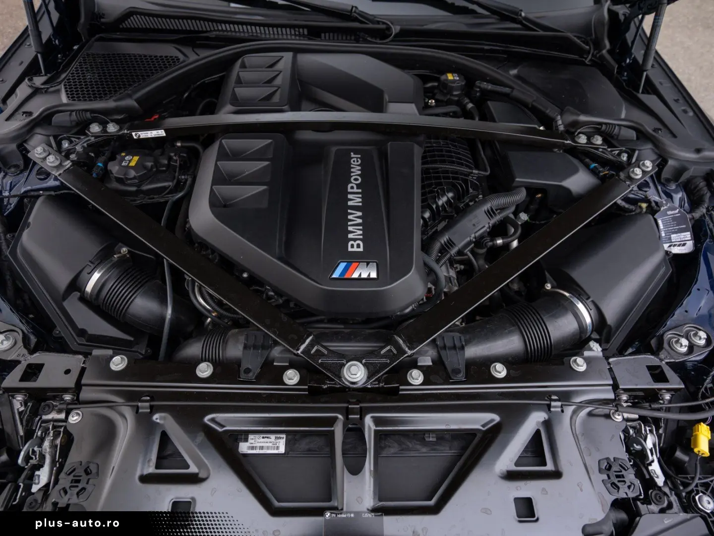BMW M4 Competition xDrive mit M-Performance Teilen