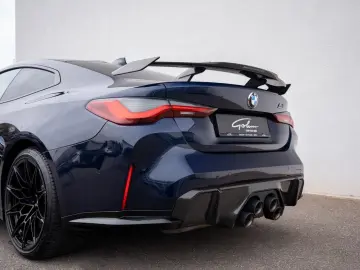 BMW M4 Competition xDrive mit M-Performance Teilen