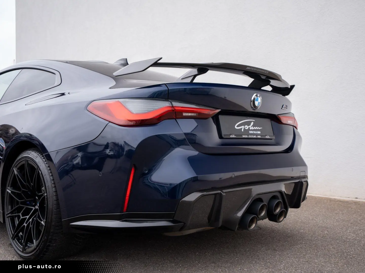 BMW M4 Competition xDrive mit M-Performance Teilen