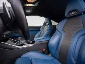 BMW M4 Competition xDrive mit M-Performance Teilen