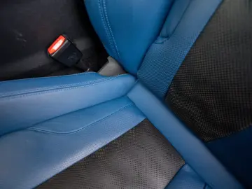 BMW M4 Competition xDrive mit M-Performance Teilen