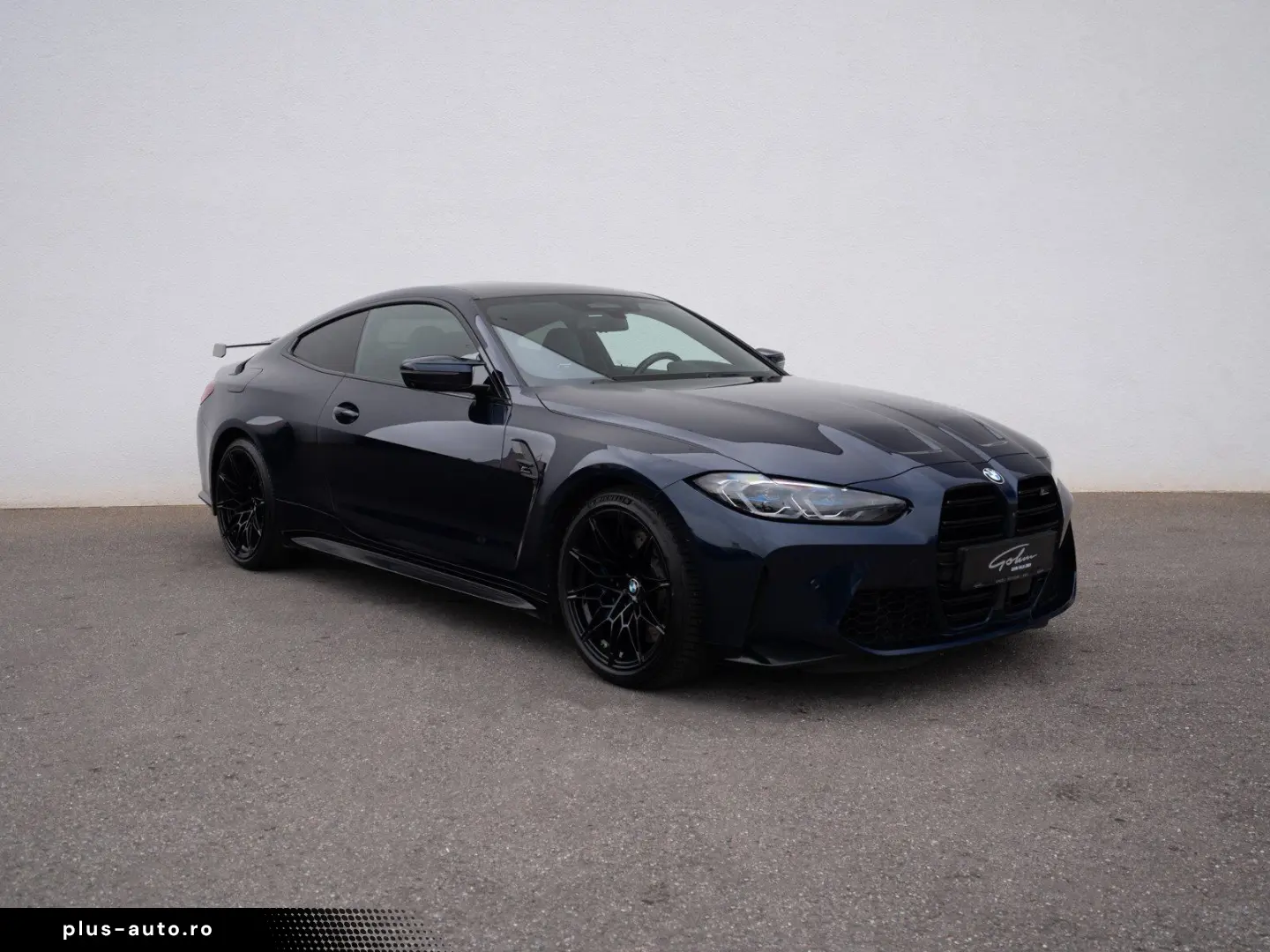 BMW M4 Competition xDrive mit M-Performance Teilen