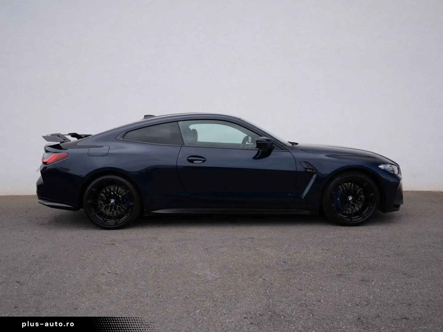 BMW M4 Competition xDrive mit M-Performance Teilen