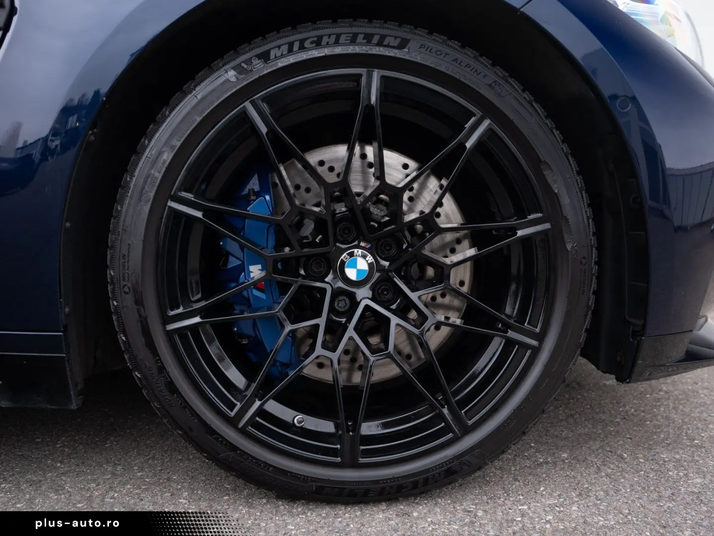 BMW M4 Competition xDrive mit M-Performance Teilen