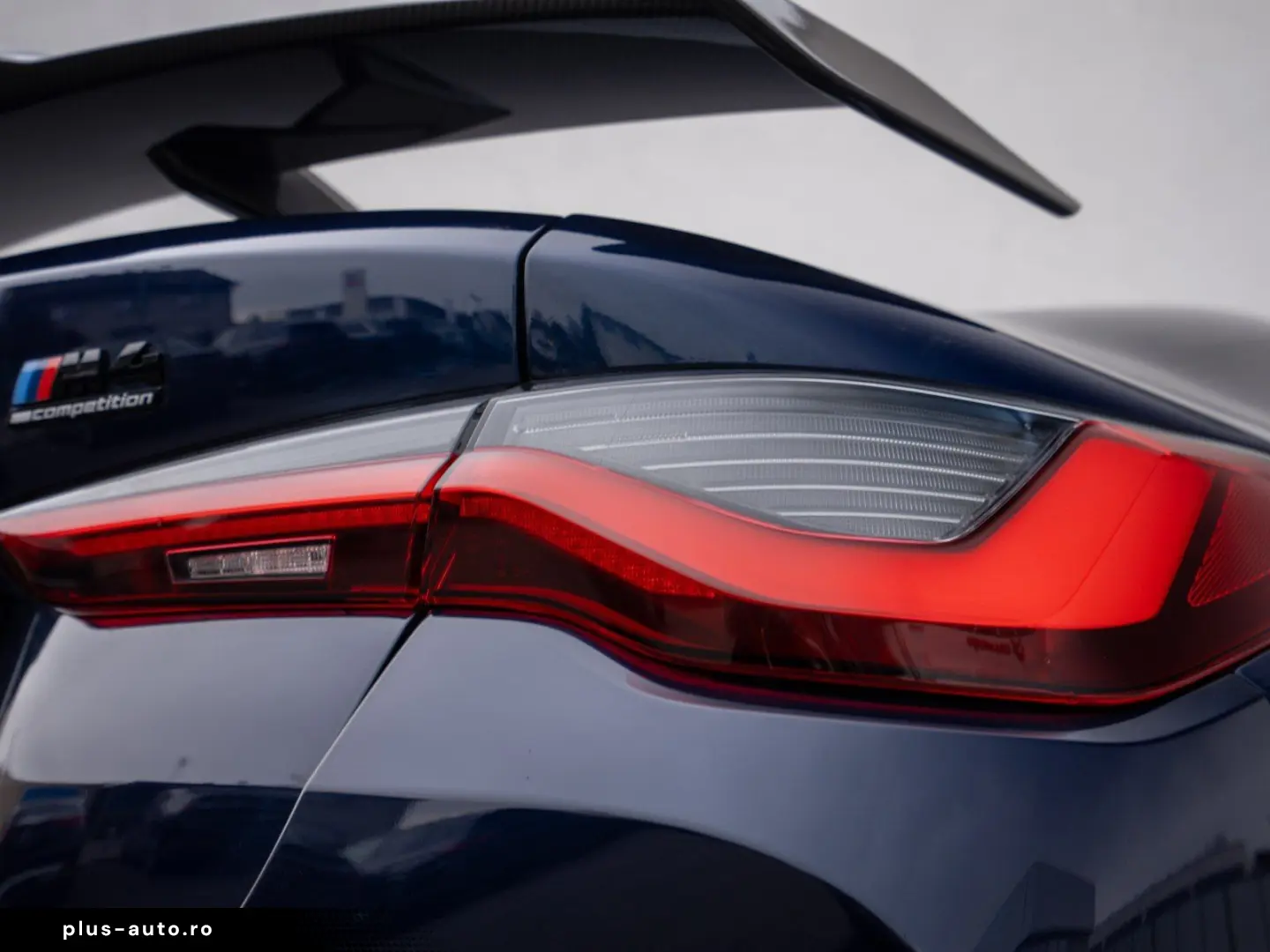 BMW M4 Competition xDrive mit M-Performance Teilen