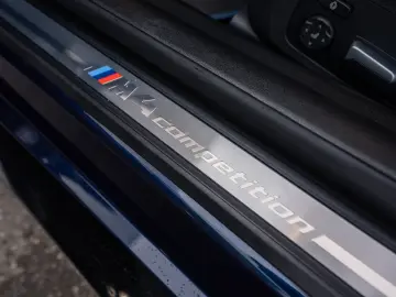BMW M4 Competition xDrive mit M-Performance Teilen