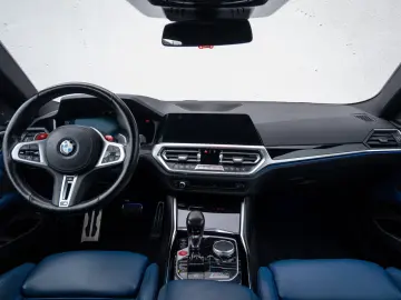 BMW M4 Competition xDrive mit M-Performance Teilen