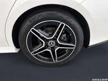 MERCEDES-BENZ CLA 200 d AMG  Night Pano Lenkradhzg Ambiente