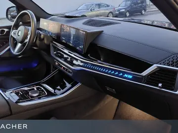 BMW X5 xDrive30d A M-Sport PRO SkyLou AHK Sitzbelü