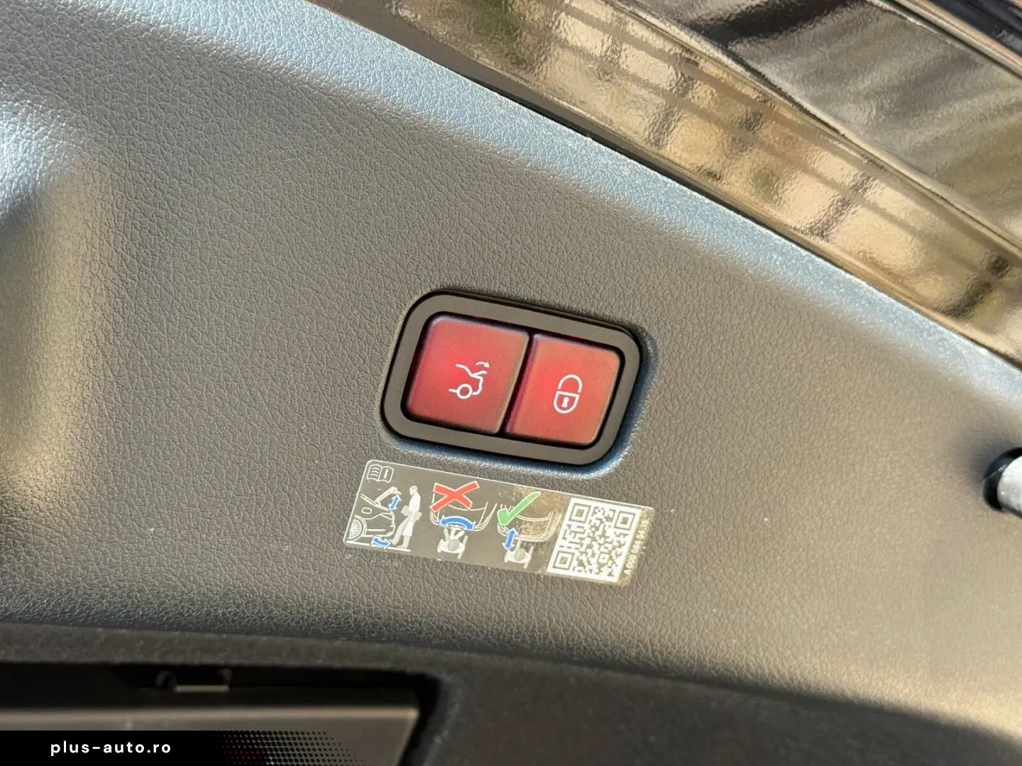 MERCEDES-BENZ CLE 300 4M AMG-PREM PANO STANDHZG DIGI&hellip;