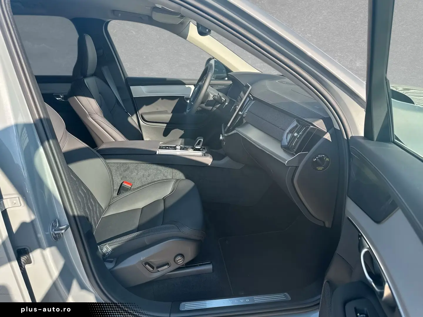 Volvo XC90T8 AWD Core Facelift 7-Sitzer ACC BL