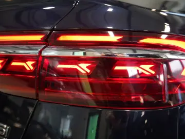 AUDI A8 55 TFSI qu Standh Pano Bang&Ol ASG 6 2027 M S