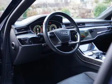 AUDI A8 55 TFSI qu Standh Pano Bang&Ol ASG 6 2027 M S