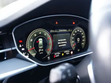 AUDI A8 55 TFSI qu Standh Pano Bang&Ol ASG 6 2027 M S