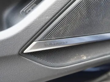 AUDI A8 55 TFSI qu Standh Pano Bang&Ol ASG 6 2027 M S