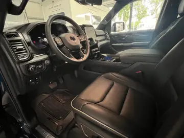 DODGE RAM Crew Cab Limited -eTorque-RamBox   LPG