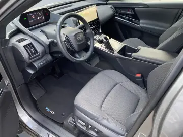 TOYOTA bz4X