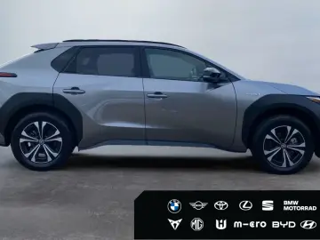TOYOTA bz4X