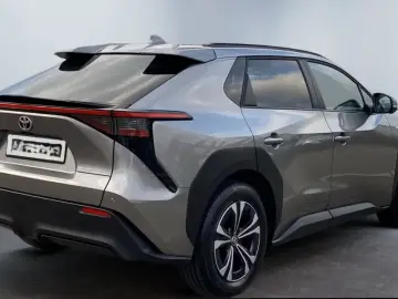 TOYOTA bz4X