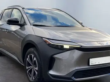 TOYOTA bz4X