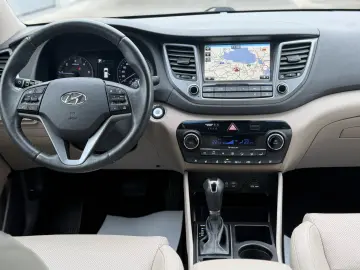 Hyundai Tucson 2.0 CRDI 4WD 6AT Premium