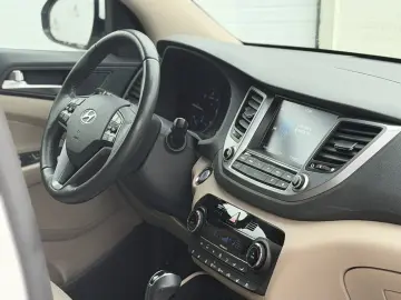 Hyundai Tucson 2.0 CRDI 4WD 6AT Premium