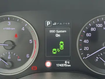 Hyundai Tucson 2.0 CRDI 4WD 6AT Premium