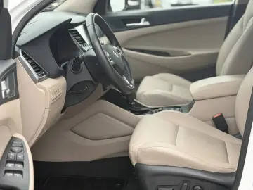 Hyundai Tucson 2.0 CRDI 4WD 6AT Premium