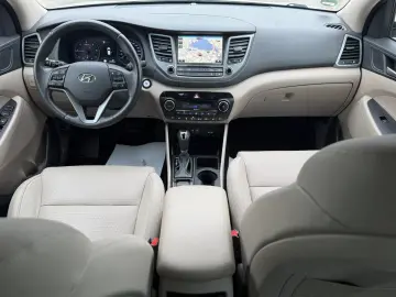 Hyundai Tucson 2.0 CRDI 4WD 6AT Premium