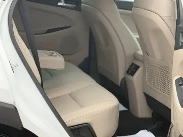 Hyundai Tucson 2.0 CRDI 4WD 6AT Premium