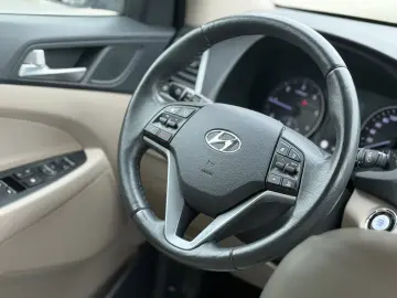 Hyundai Tucson 2.0 CRDI 4WD 6AT Premium