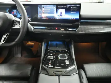 BMW 540d xDrive M-Sport  INNO H&K SITZBELÜ 360  21'