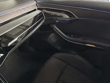 AUDI A8 50 TDI quattro Pano Luft Softclose B&O 360