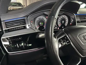 AUDI A8 50 TDI quattro Pano Luft Softclose B&O 360