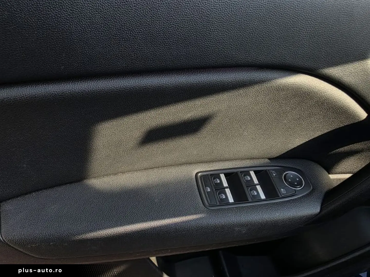 RENAULT CAPTUR 1.6 E-Tech 160CP Intens Plug-In