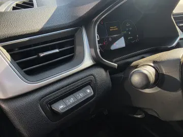 RENAULT CAPTUR 1.6 E-Tech 160CP Intens Plug-In