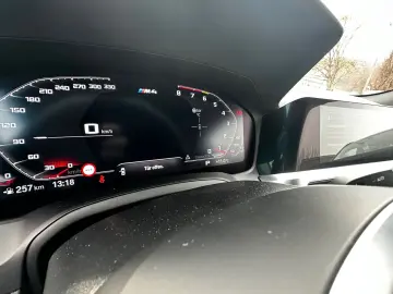 BMW M4 Cabrio xDrive Competition Carbon Paket Laser