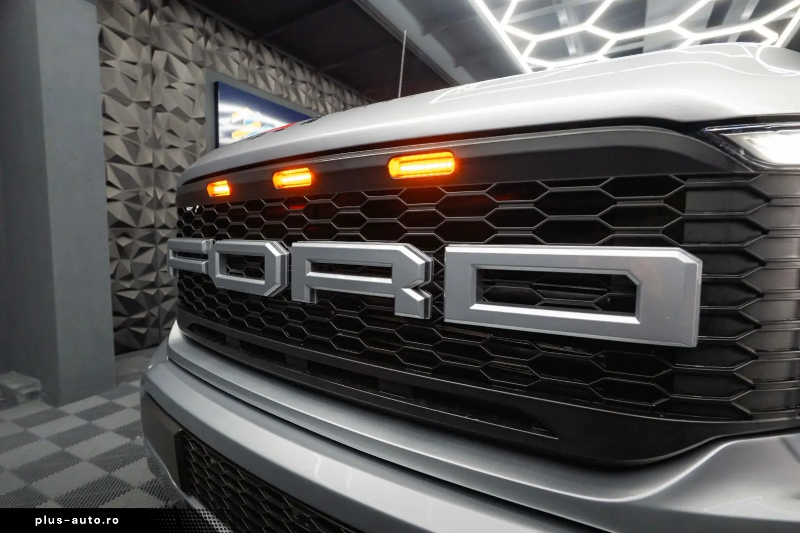 FORD F150 5.0L V8 4x4 Offroad SuperCrew RAPTOR