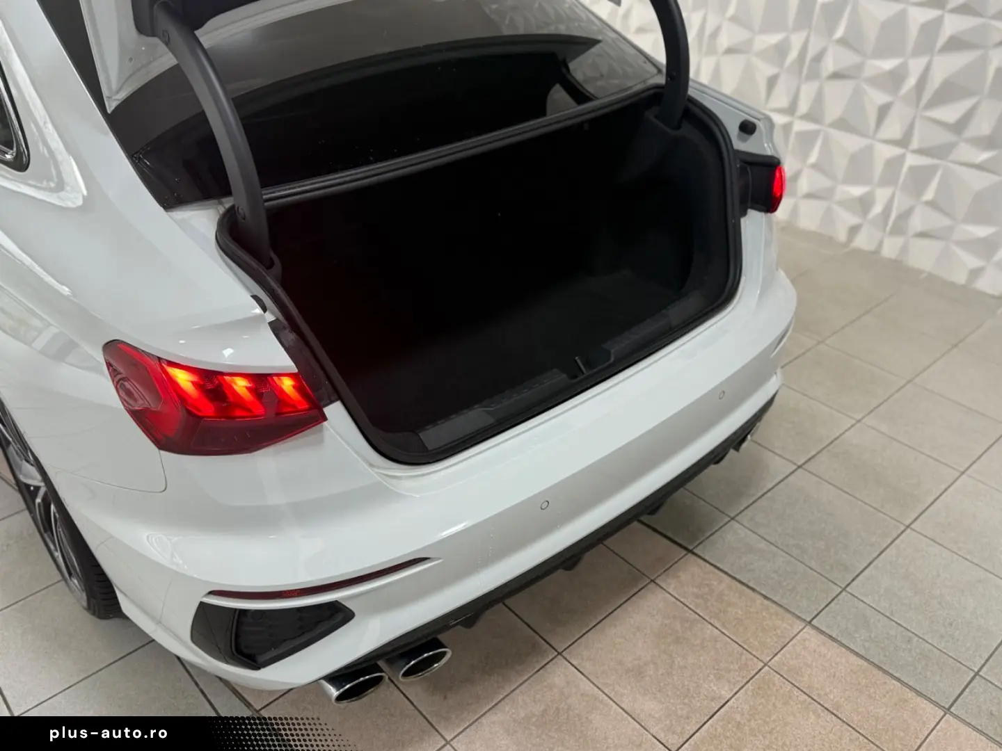 AUDI S3 Lim. 2.0 TFSI quattro PANO LED-MATRIX B&O TOT