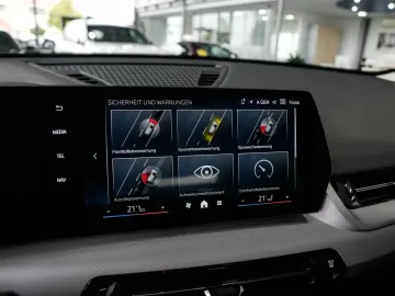 BMW X2 sDrive 20i Komfortzugang Kamera