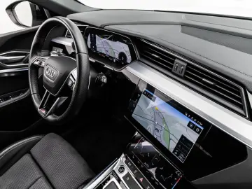 AUDI E-TRON 55 2x S LINE BLACK MATRIX ACC PANO 360