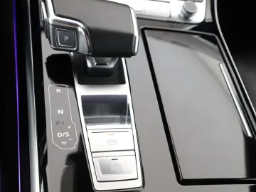 AUDI A8 50 TDI quattro tiptr. Standheizung   PANO