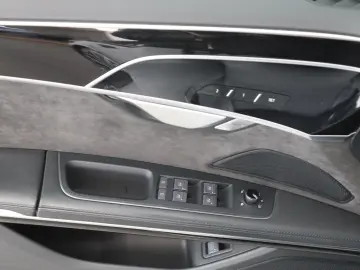 AUDI A8 50 TDI quattro tiptr. Standheizung   PANO