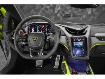 LAMBORGHINI Revuelto AD PERSONAM - VERDE CITREA   ROSSO MARS