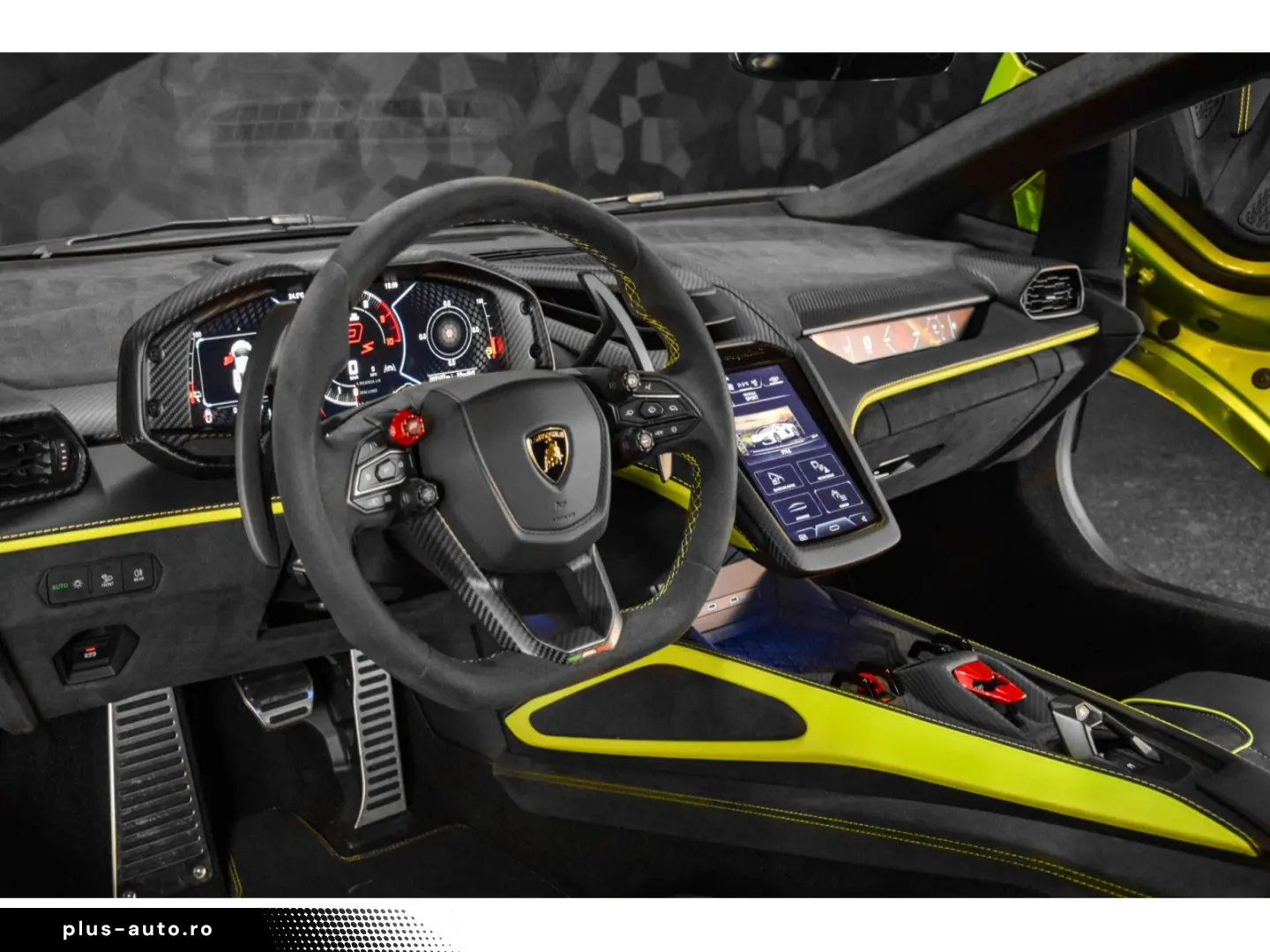 LAMBORGHINI Revuelto AD PERSONAM - VERDE CITREA   ROSSO MARS