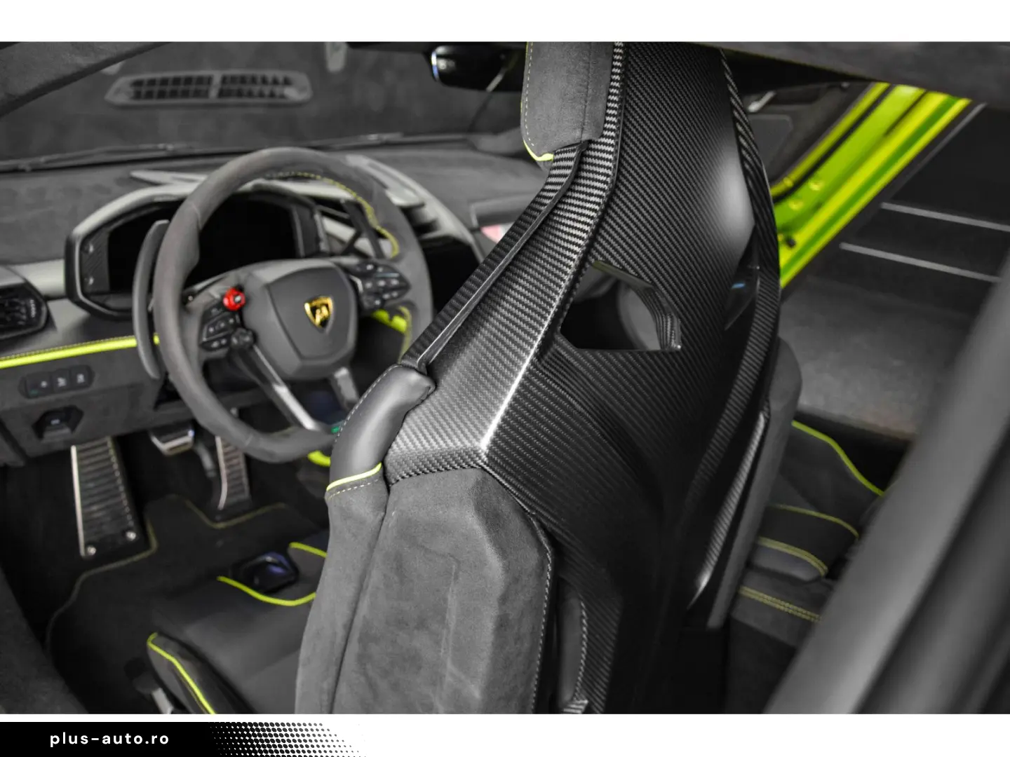 LAMBORGHINI Revuelto AD PERSONAM - VERDE CITREA   ROSSO MARS